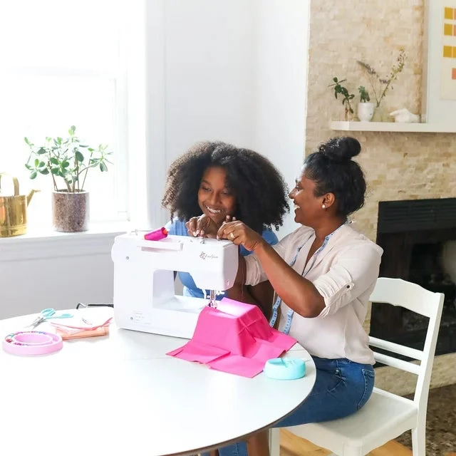 Eversewn EverSewn Walh2h02 Daniela 197 Stitch Computerized Sewing & Quilting Machine With Memory Function 4 Eversewn EverSewn Walh2h02 Daniela 197 Stitch Computerized Sewing & Quilting Machine With Memory Function - Image 4